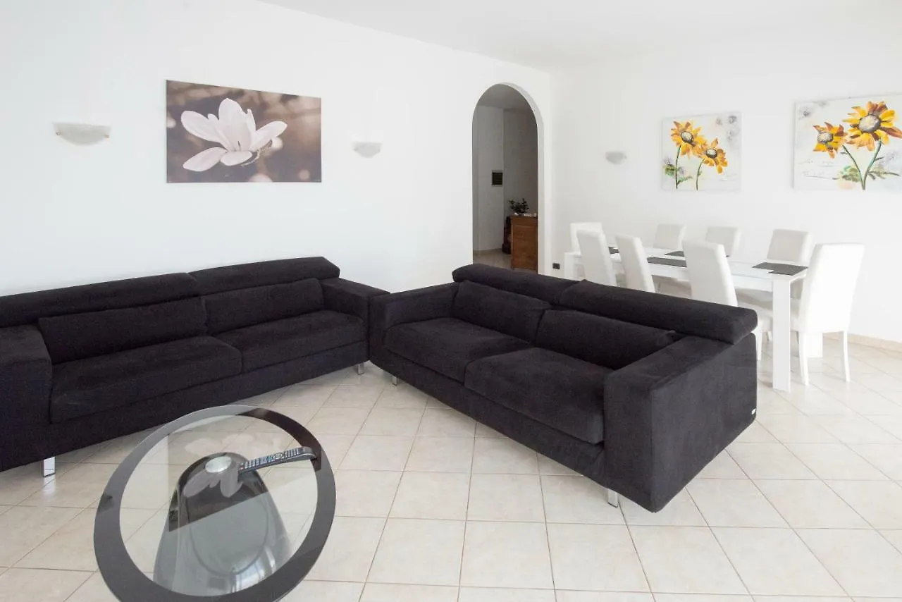 Silky House Apartment Como